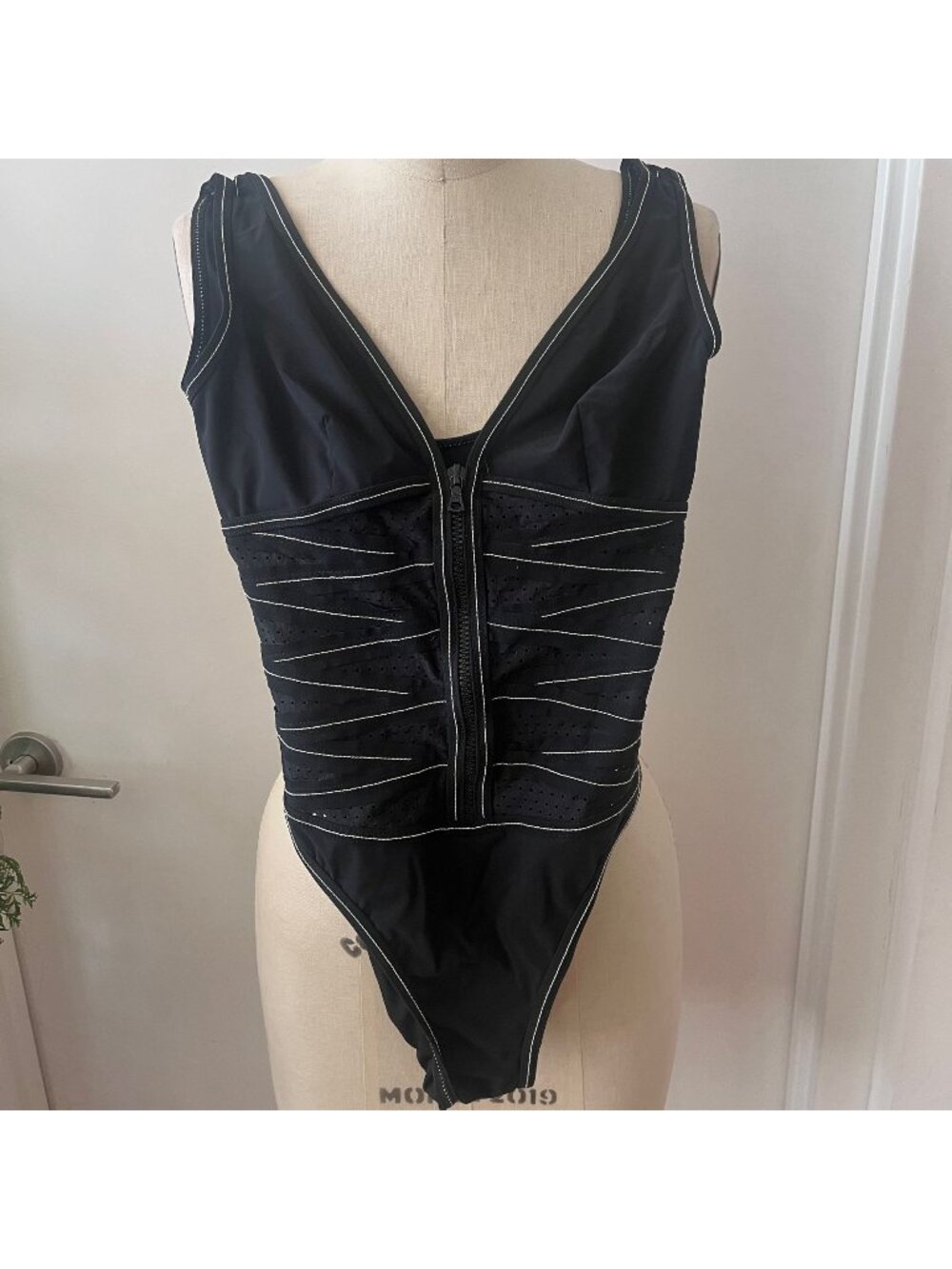 KARLA COLLETTO  Black and White Zip Front Swimsuit Size 6
